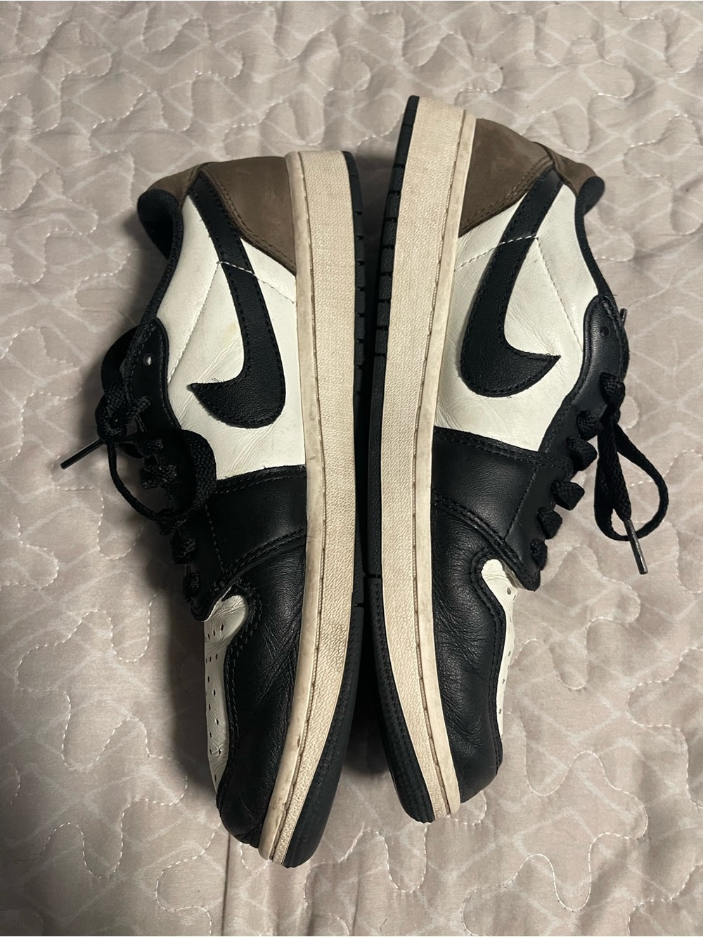 Jordan 1 Low Mocha - Picture 5 of 9